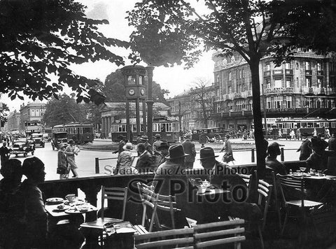 Straßencafé am Potsdamer Platz - Bild 1