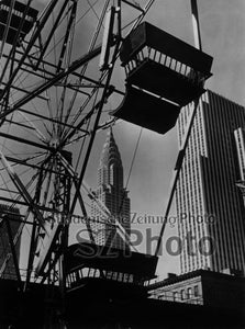 Blick auf das Chrysler Building und das Gebäude der Daily News - Bild 1