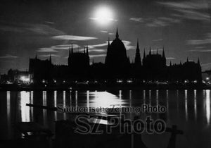 Budapest bei Nacht - Bild 1