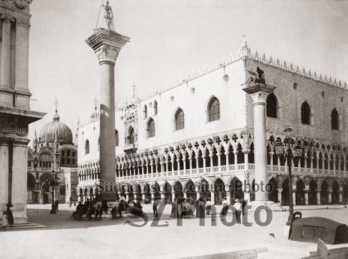 Markusplatz in Venedig - Bild 1